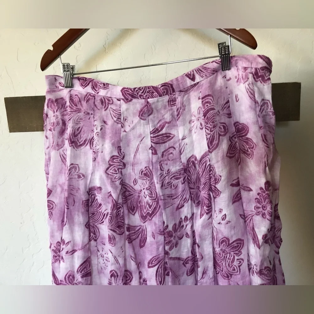 J Jill|Feminine FLORAL Linen/Cotton White & Lavendar midi skirt, flowy•••size 16
